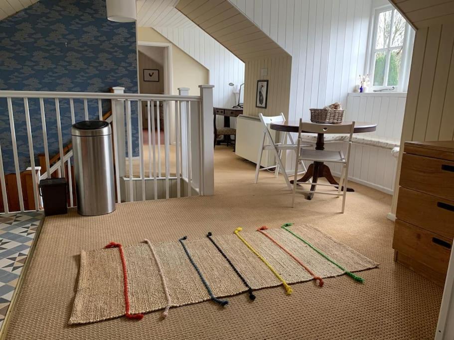 Trinity Annexe An Adorable First Floor Light And Lofty Space Within An Aonb Godmanstone Exterior foto
